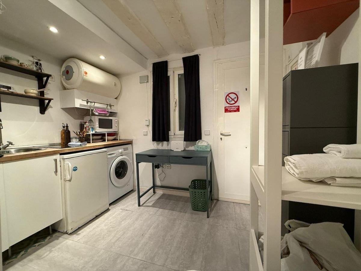 Cosy In The Heart Of Lavapies, - Amparo * Madryt