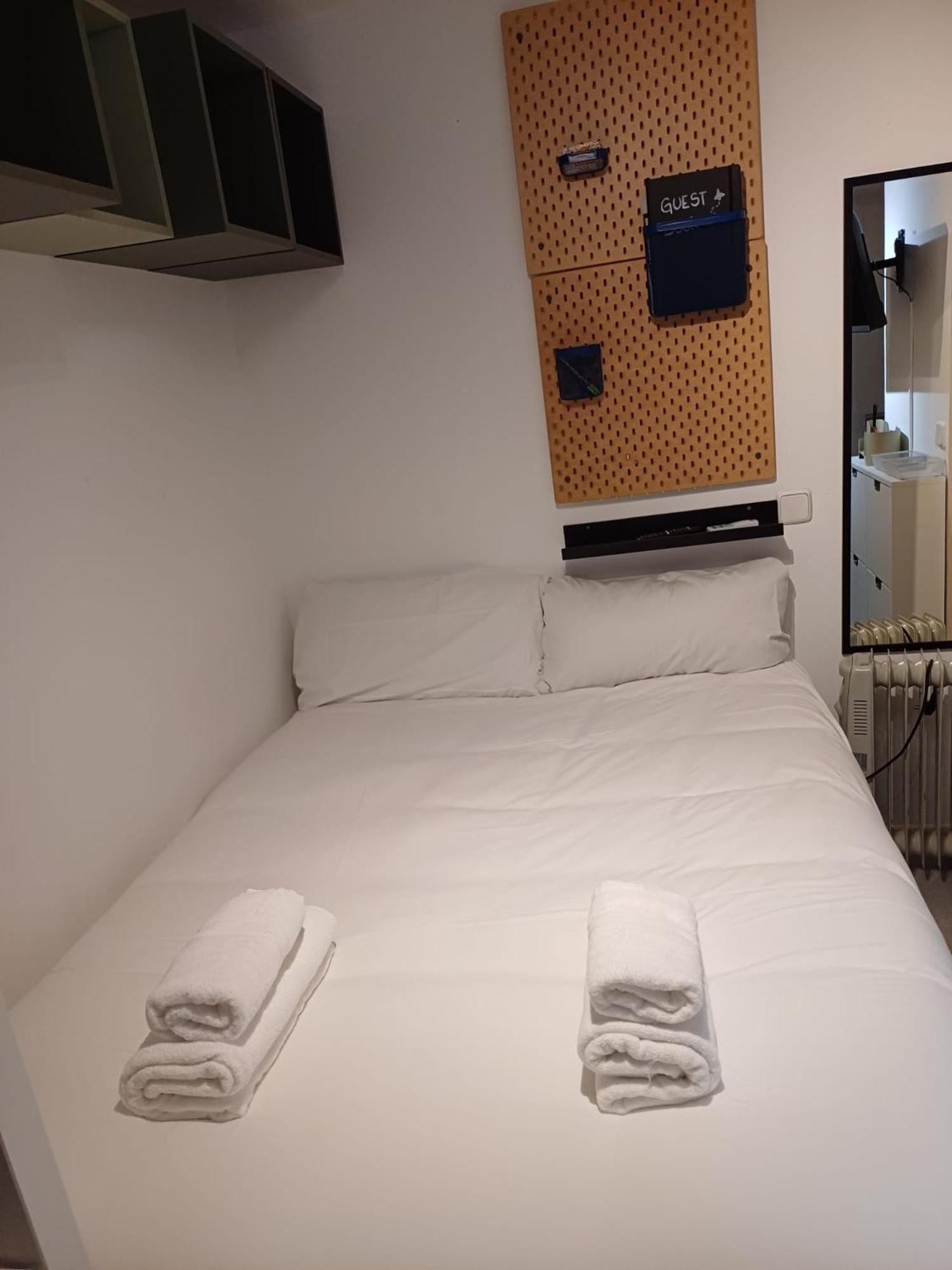 Cosy In The Heart Of Lavapies, - Amparo * Madryt