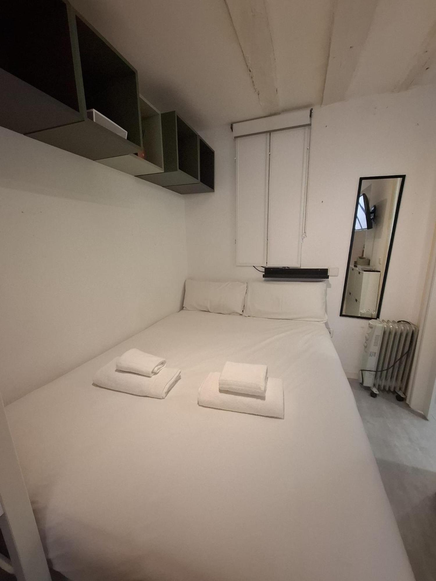 Cosy In The Heart Of Lavapies, - Amparo